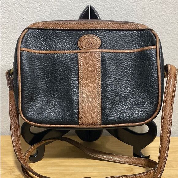 Liz Claiborne Handbags - Vintage Liz Claiborne Black & Brown Leather Crossbody Bag Made in Korea